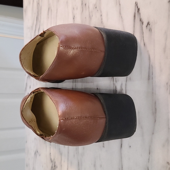 Shoes - Picture 2 of 4